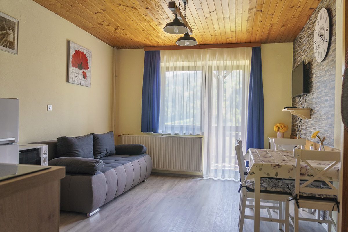 Turisticna_kmetija_Zakrasnik_Apartma-1a